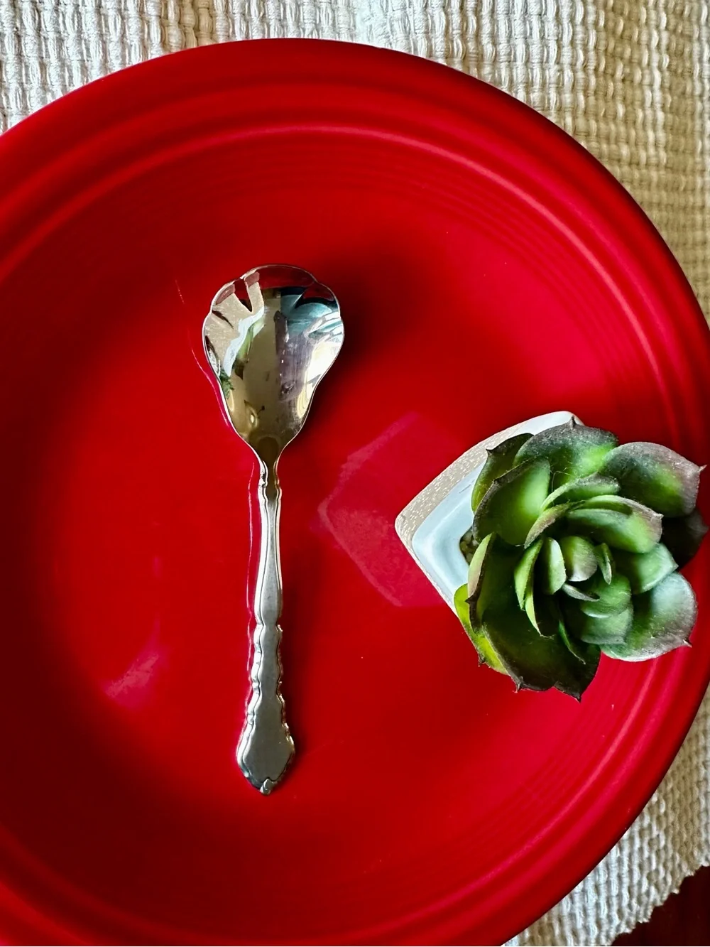 Oneida Satinique Discontinued pattern Shell shaped Sugar Spoon.